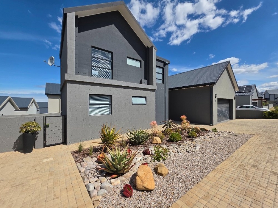 2 Bedroom Property for Sale in Outeniquasbosch Western Cape